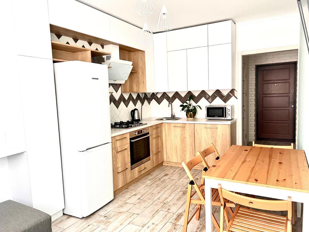 Osapart Cozy Apartment In A Complex Semycvit Lviv Exteriör bild