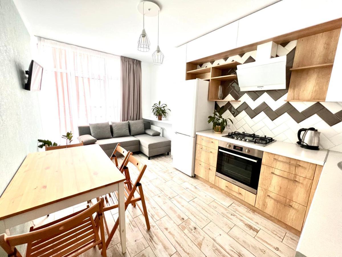 Osapart Cozy Apartment In A Complex Semycvit Lviv Exteriör bild