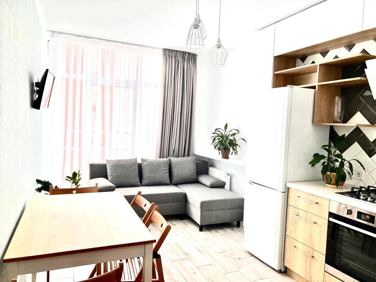 Osapart Cozy Apartment In A Complex Semycvit Lviv Exteriör bild