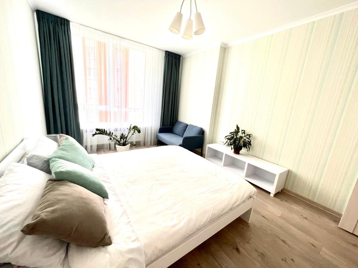Osapart Cozy Apartment In A Complex Semycvit Lviv Exteriör bild