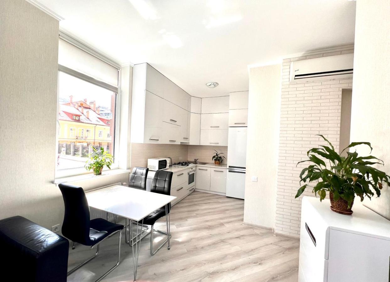 Osapart Cozy Apartment In A Complex Semycvit Lviv Exteriör bild