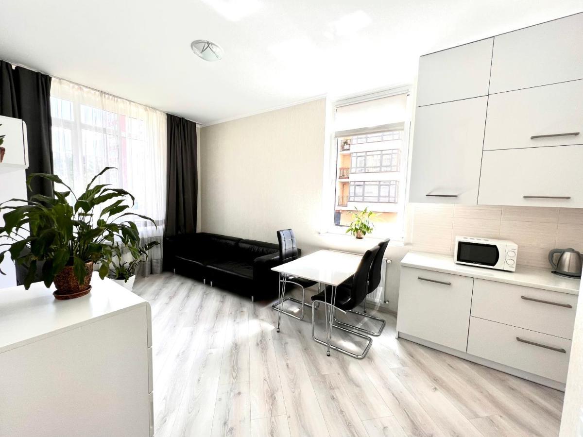 Osapart Cozy Apartment In A Complex Semycvit Lviv Exteriör bild